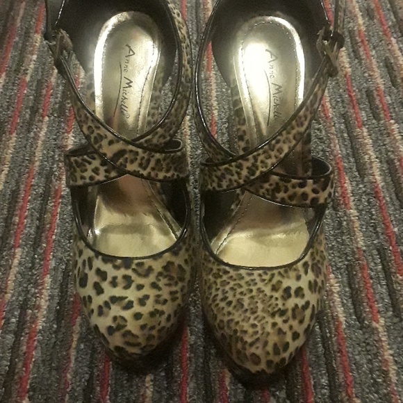 Heels - Picture 2 of 7